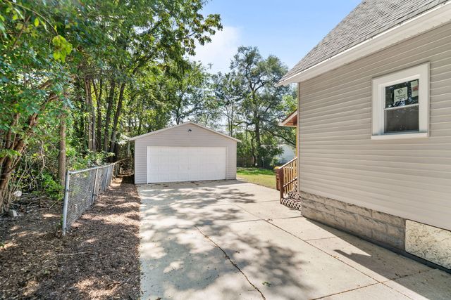 928 Lincoln Avenue, Rockford, IL 61102