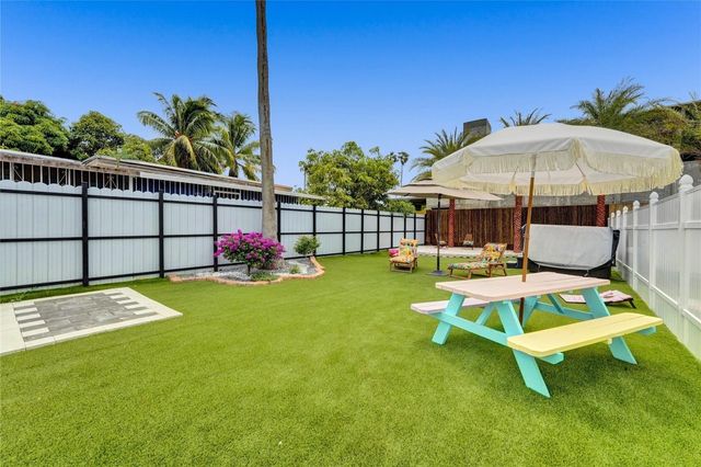 8236 NW 1st Place 1, Miami, FL 33150