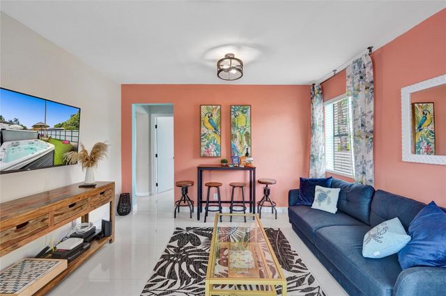 8236 NW 1st Place 1, Miami, FL 33150