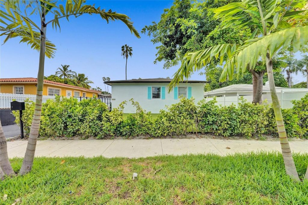 8236 NW 1st Place 1, Miami, FL 33150