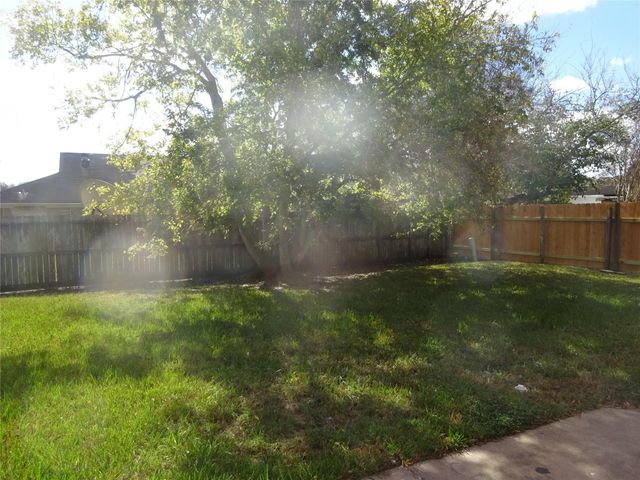 7411 Bahia Lane, Houston, TX 77489