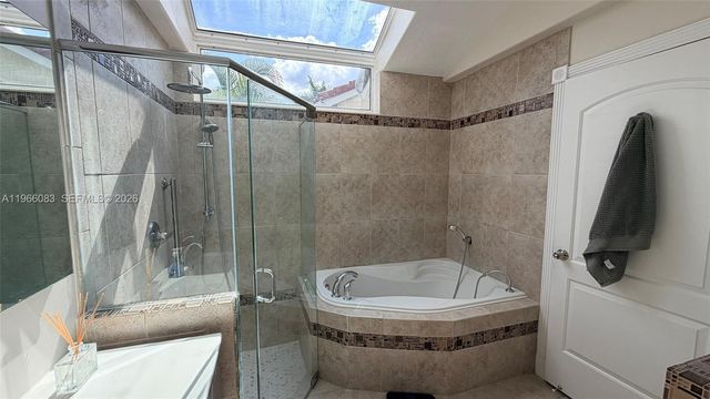 582 Spinnaker, Weston, FL 33326