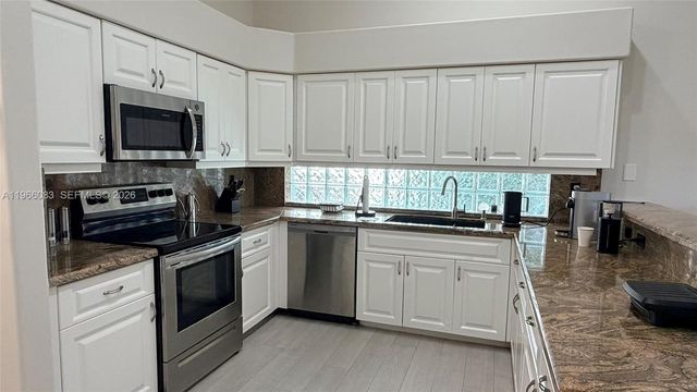 582 Spinnaker, Weston, FL 33326