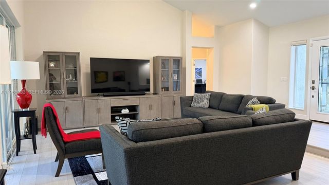 582 Spinnaker, Weston, FL 33326