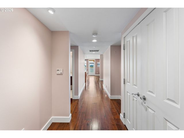 2015 Se COLUMBIA RIVER Dr 220, Vancouver, WA 98661
