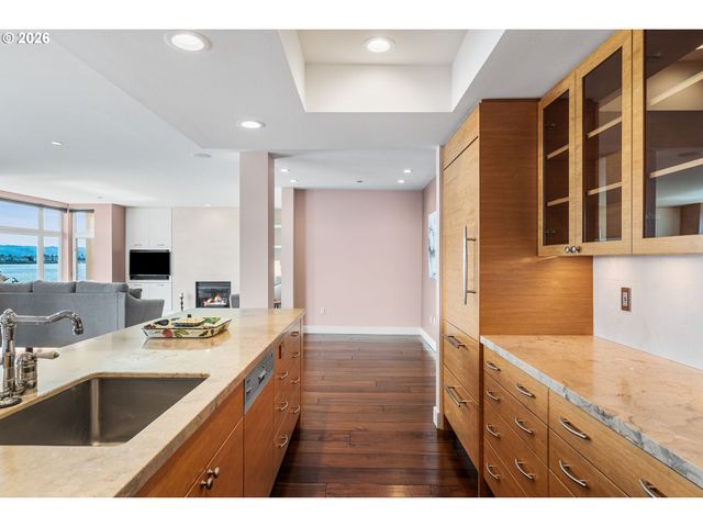 2015 Se COLUMBIA RIVER Dr 220, Vancouver, WA 98661