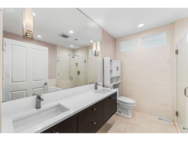 2015 Se COLUMBIA RIVER Dr 220, Vancouver, WA 98661