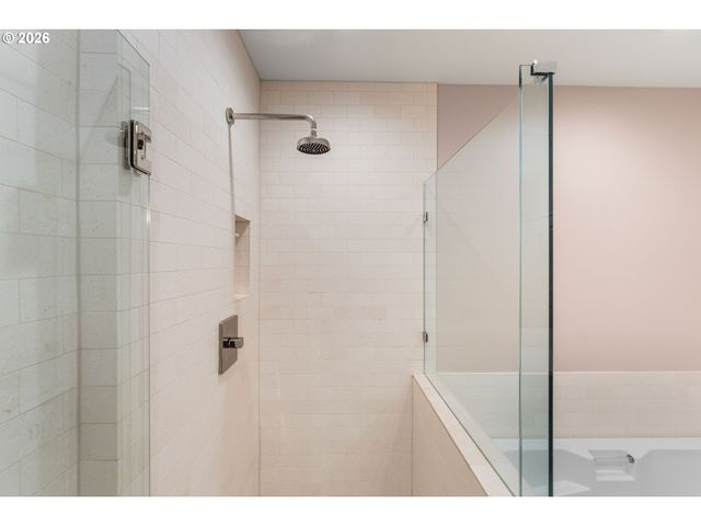 2015 Se COLUMBIA RIVER Dr 220, Vancouver, WA 98661