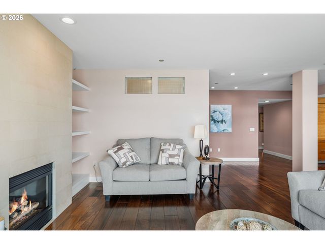 2015 Se COLUMBIA RIVER Dr 220, Vancouver, WA 98661