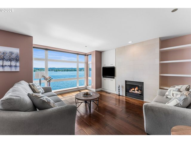 2015 Se COLUMBIA RIVER Dr 220, Vancouver, WA 98661