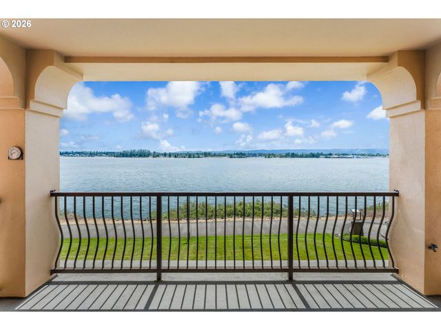 2015 Se COLUMBIA RIVER Dr 220, Vancouver, WA 98661