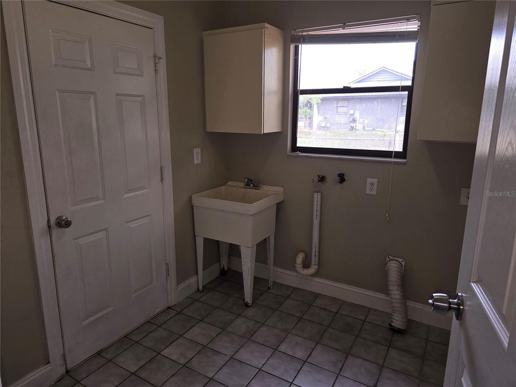 Image 20 of property listing at 6745 ENGLELAKE DRIVE, Lakeland, FL 33813