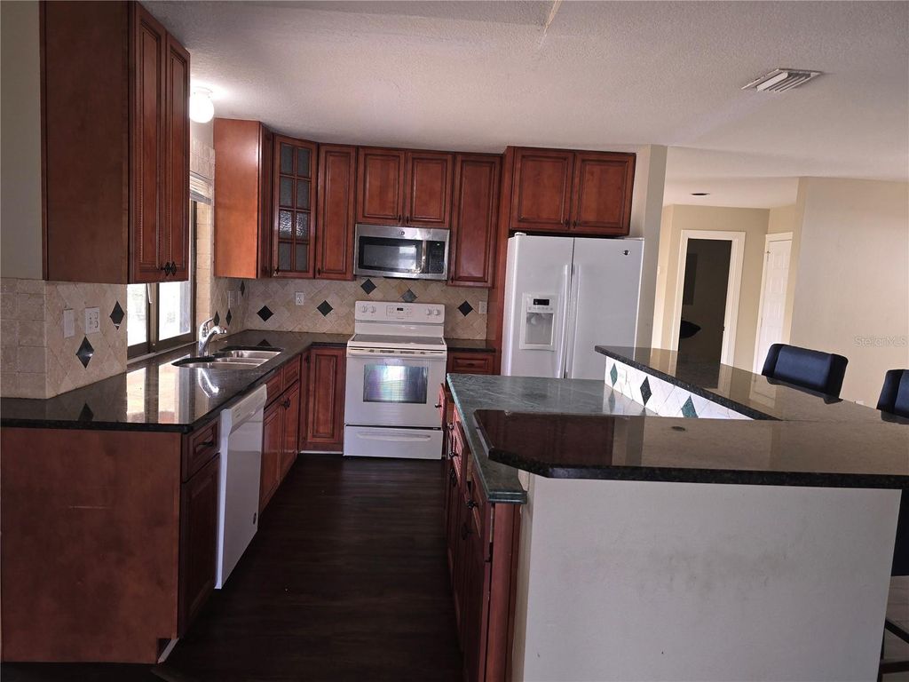 Image 3 of property listing at 6745 ENGLELAKE DRIVE, Lakeland, FL 33813