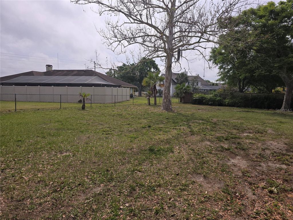 Image 23 of property listing at 6745 ENGLELAKE DRIVE, Lakeland, FL 33813