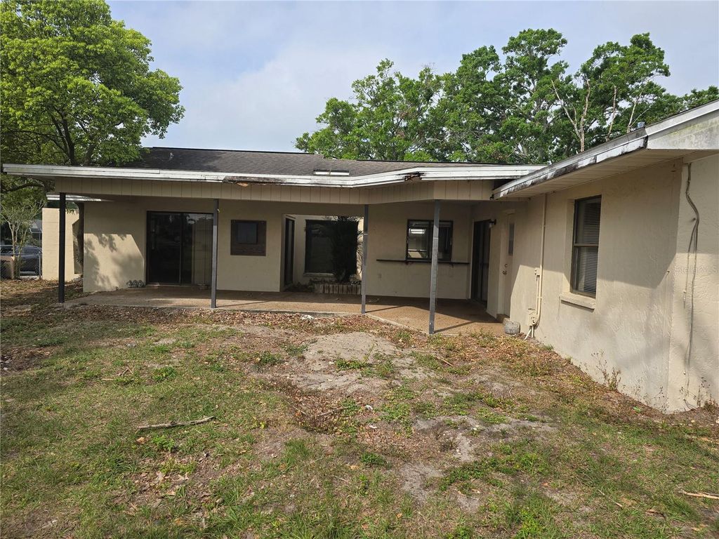 Image 24 of property listing at 6745 ENGLELAKE DRIVE, Lakeland, FL 33813