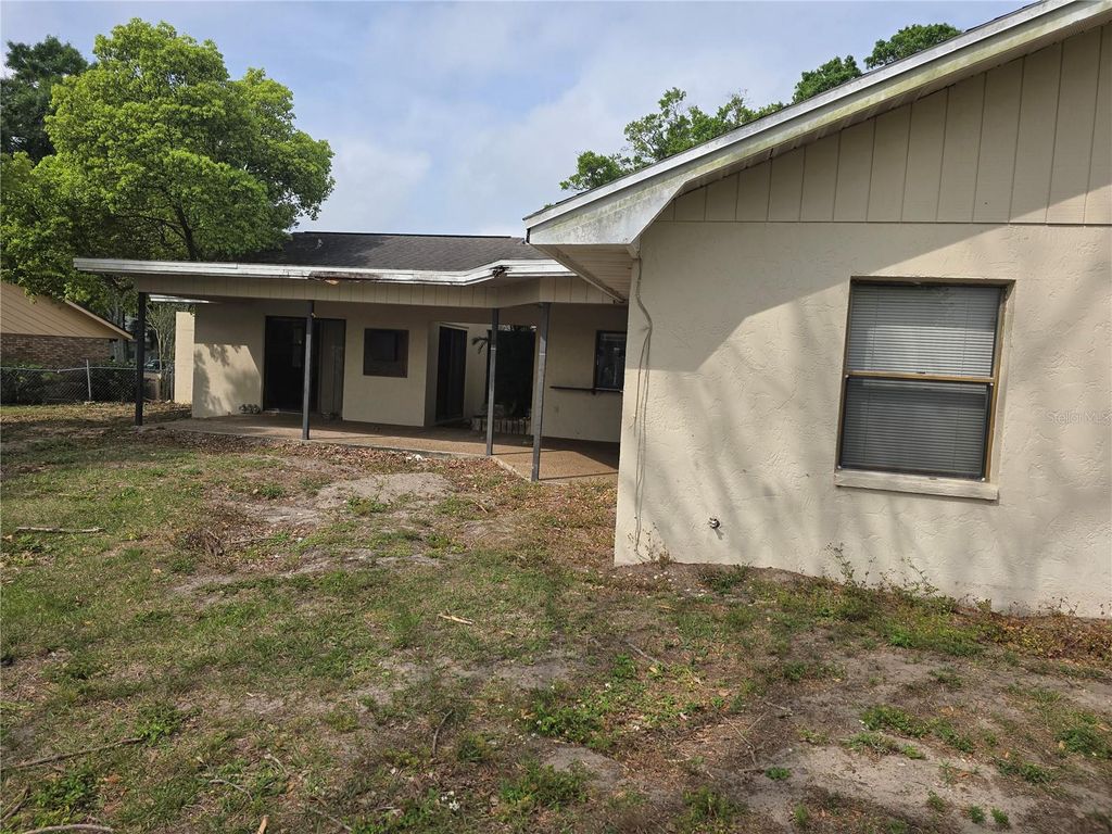 Image 26 of property listing at 6745 ENGLELAKE DRIVE, Lakeland, FL 33813