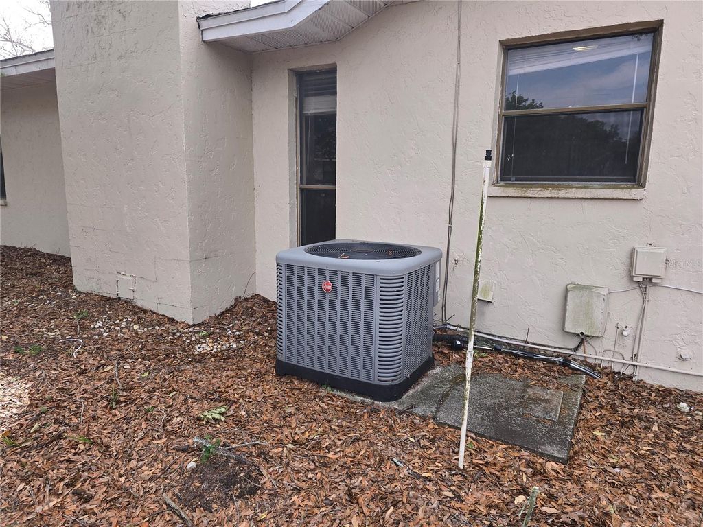 Image 27 of property listing at 6745 ENGLELAKE DRIVE, Lakeland, FL 33813