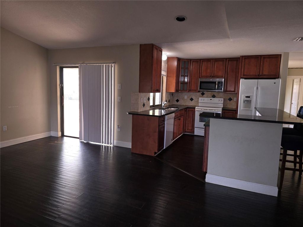 Image 4 of property listing at 6745 ENGLELAKE DRIVE, Lakeland, FL 33813