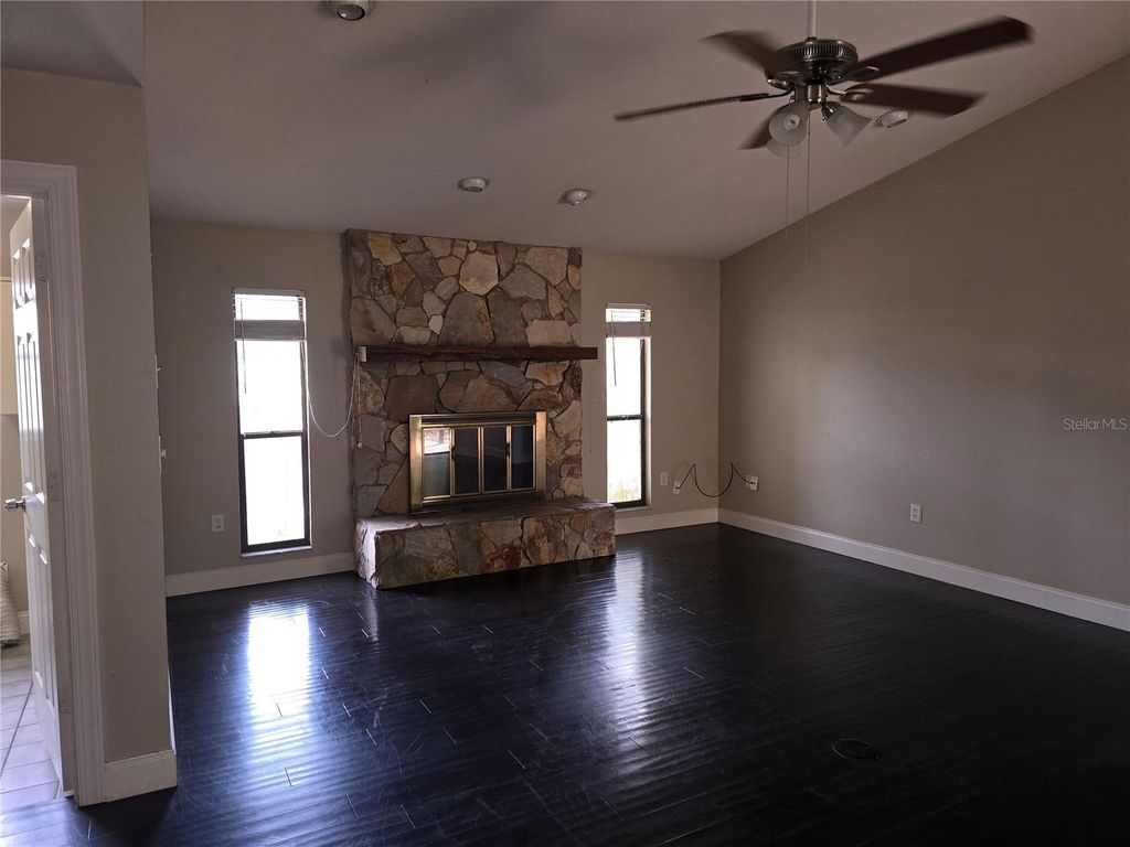 Image 8 of property listing at 6745 ENGLELAKE DRIVE, Lakeland, FL 33813