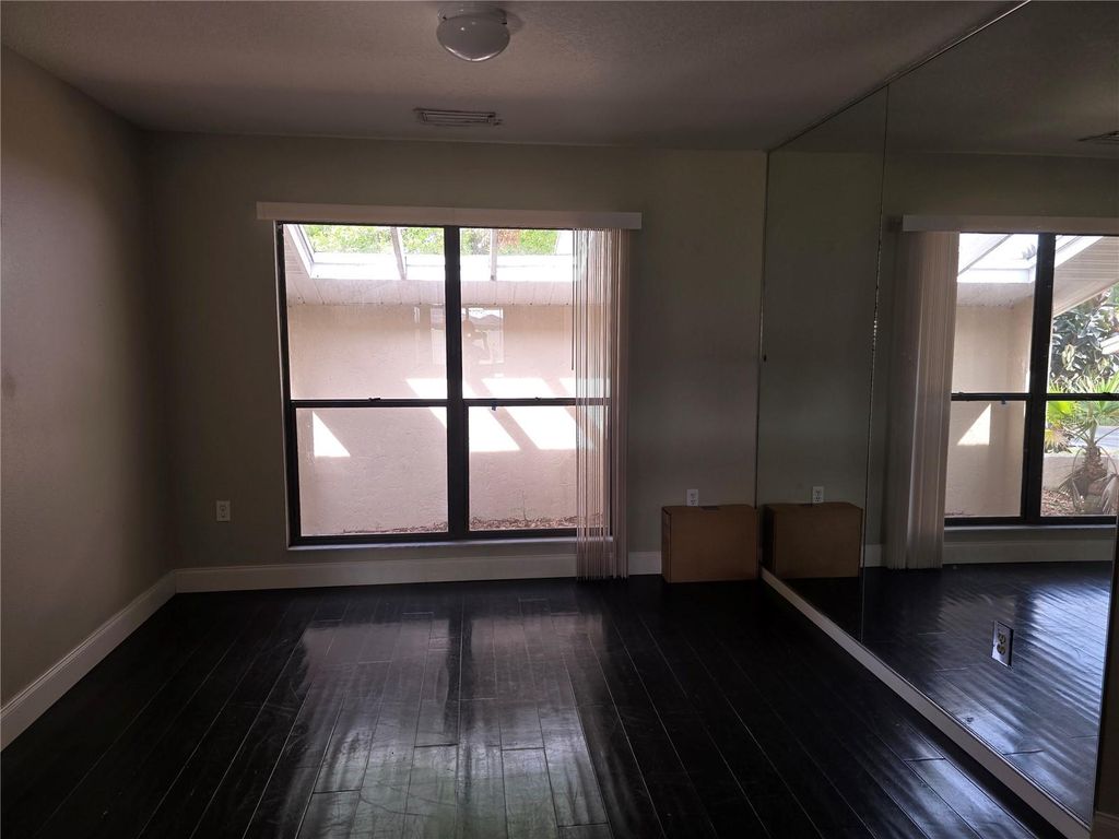 Image 9 of property listing at 6745 ENGLELAKE DRIVE, Lakeland, FL 33813