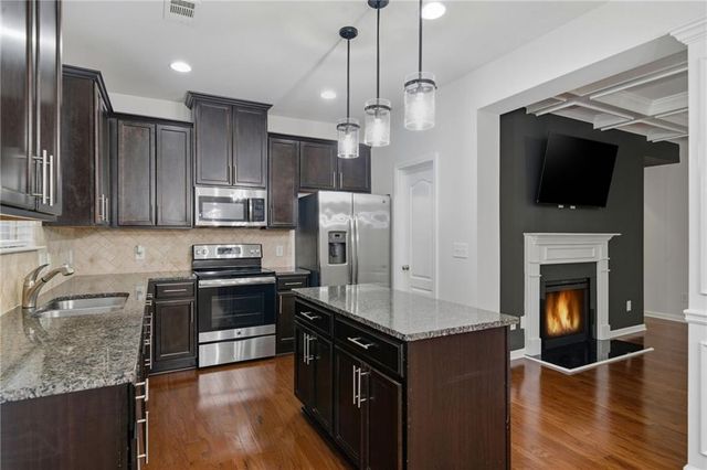 1697 Paxton SW Lane, Lilburn, GA 30047