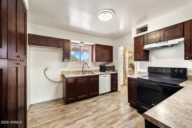 403 S CARDINAL Drive, Apache Junction, AZ 85120