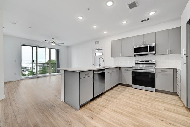 4801 Springdale RD 1301, Austin, TX 78723