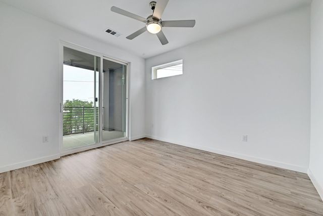 4801 Springdale RD 1301, Austin, TX 78723