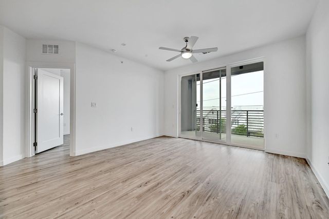 4801 Springdale RD 1301, Austin, TX 78723