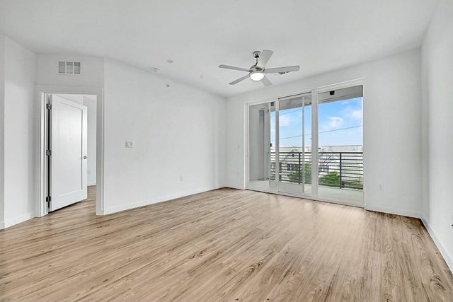 4801 Springdale RD 1301, Austin, TX 78723