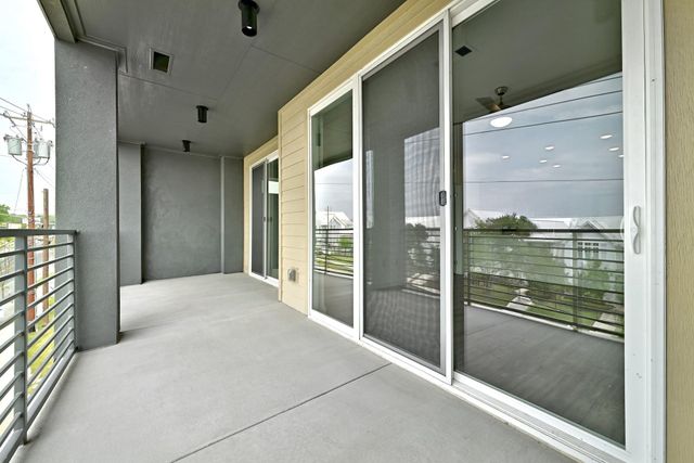 4801 Springdale RD 1301, Austin, TX 78723
