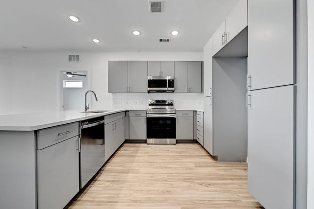 4801 Springdale RD 1301, Austin, TX 78723