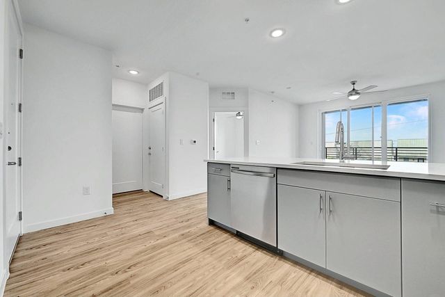 4801 Springdale RD 1301, Austin, TX 78723