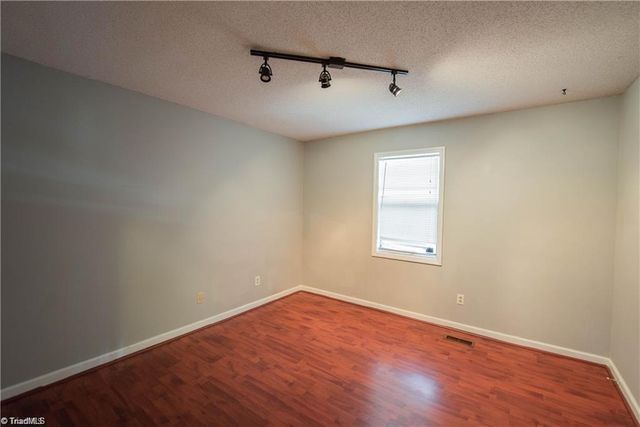 1101 Aspen Way, Winston-salem, NC 27106