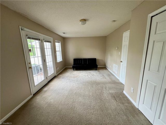 88 Tannenbaum Circle, Greensboro, NC 27410