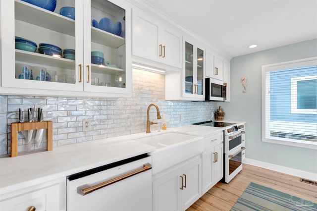 1859 W Beach Blvd, Gulf Shores, AL 36542