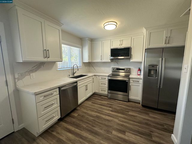 5501 Pennsylvania Blvd, Concord, CA 94521