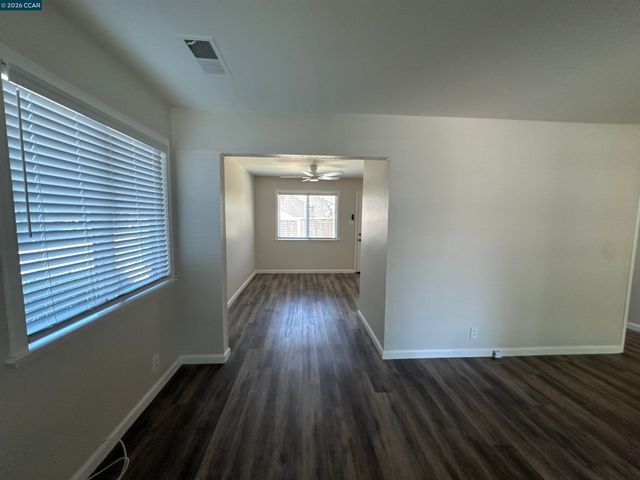 5501 Pennsylvania Blvd, Concord, CA 94521