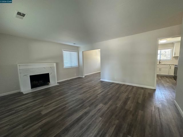 5501 Pennsylvania Blvd, Concord, CA 94521
