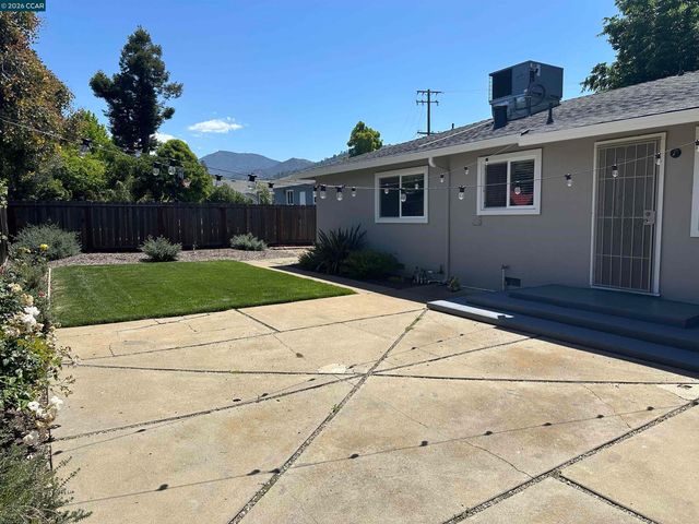 5501 Pennsylvania Blvd, Concord, CA 94521