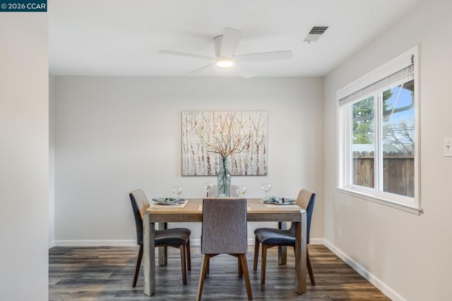 5501 Pennsylvania Blvd, Concord, CA 94521