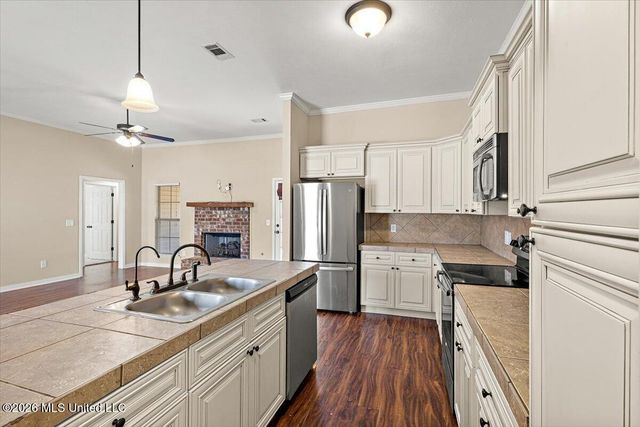 526 Brighton Trail, Florence, MS 39073