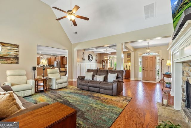 53 Ranan Ln, Newnan, GA 30263