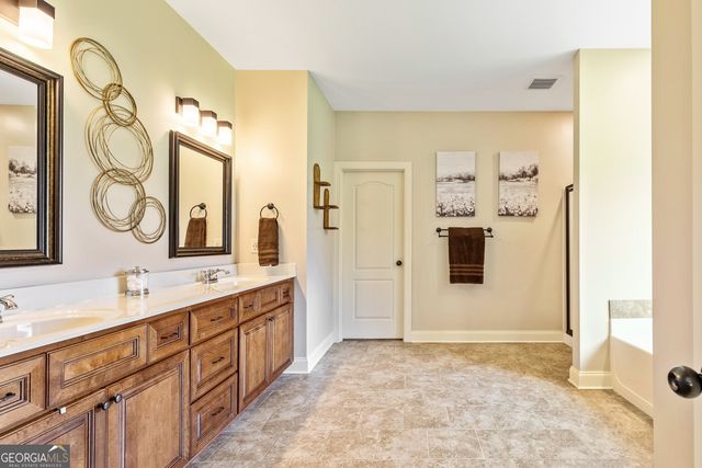 53 Ranan Ln, Newnan, GA 30263