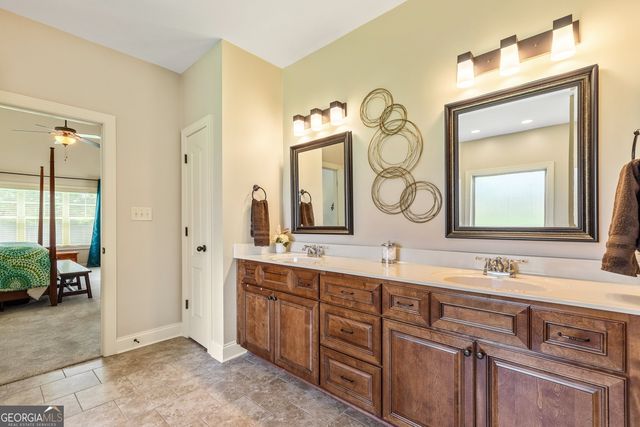 53 Ranan Ln, Newnan, GA 30263