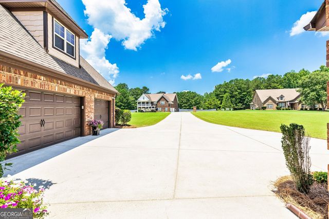 53 Ranan Ln, Newnan, GA 30263