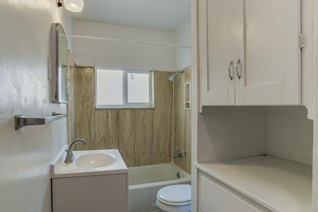 1409,1407 Hazeldine Avenue SE, Albuquerque, NM 87106