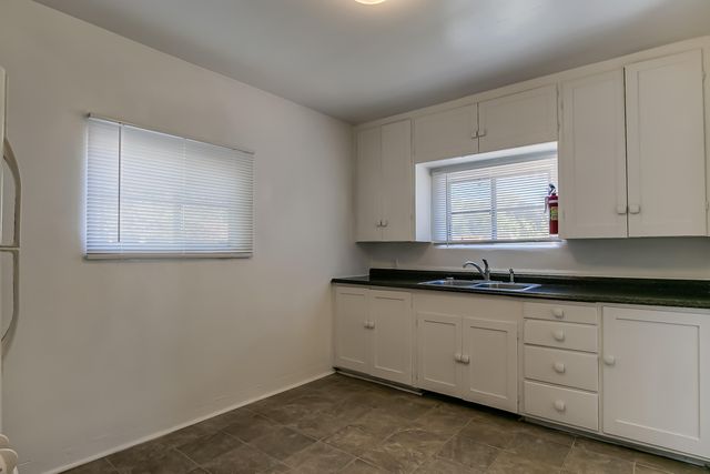 1409,1407 Hazeldine Avenue SE, Albuquerque, NM 87106