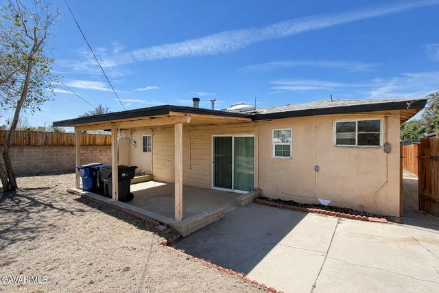 44104 Carolside Avenue, Lancaster, CA 93535