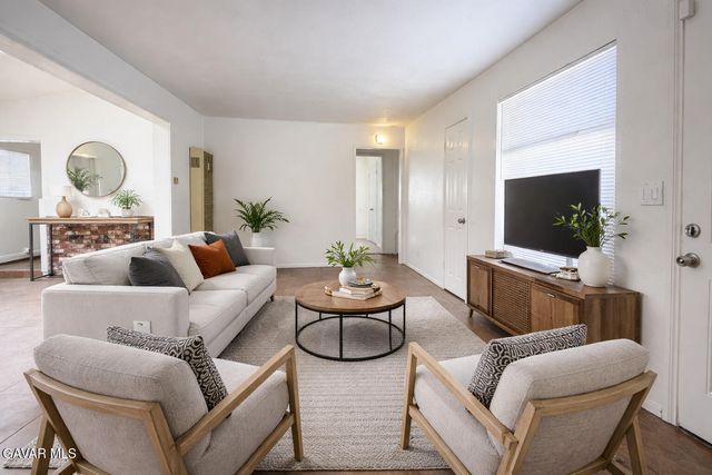 44104 Carolside Avenue, Lancaster, CA 93535